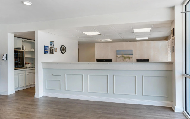 Best Western Navarre Waterfront