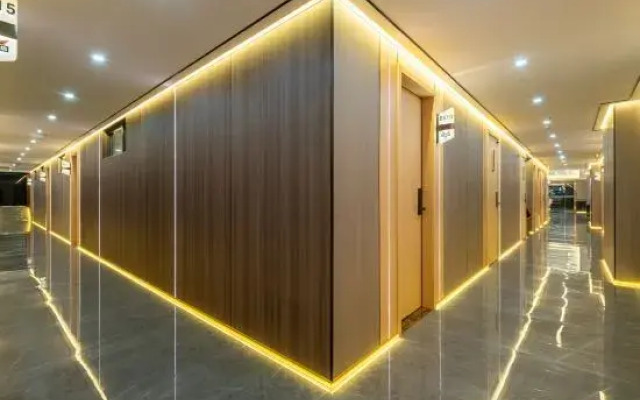 Jiangfeng E-sports Hotel