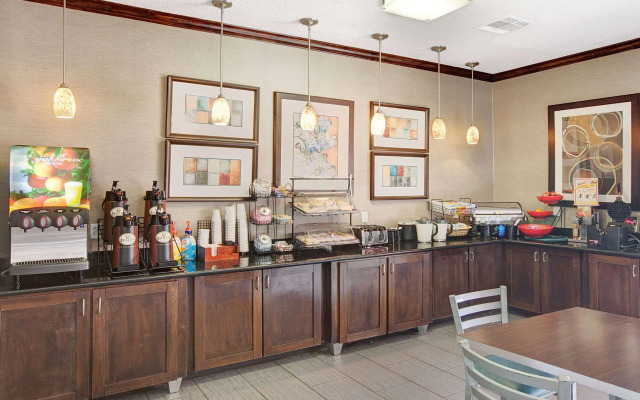 Ramada by Wyndham Houston Intercontinental Airport South