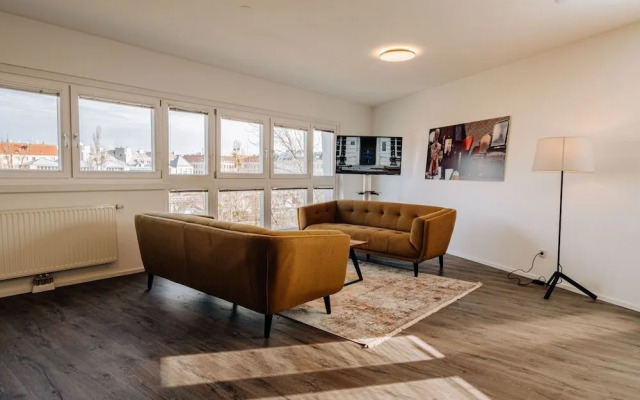 URBAN ISLAND - Riverside Apartments