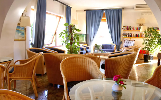 Hotel La Playa