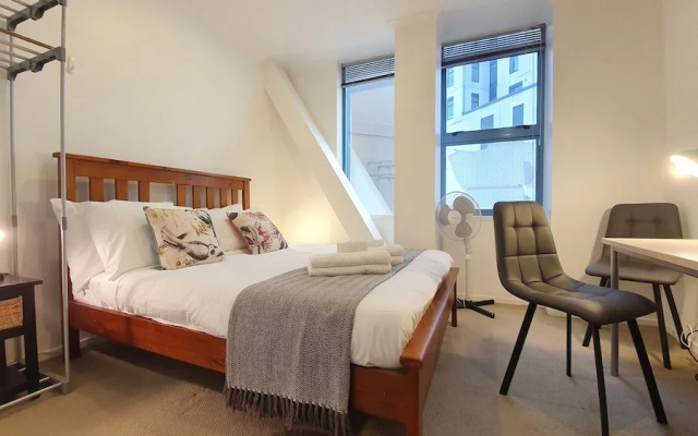 Private & Compact CBD Studio - Free Wifi