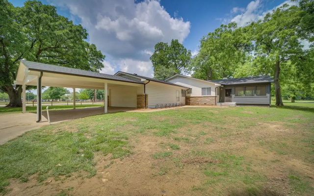 Well-appointed Tulsa Home w/ Fire Pit & Patio!