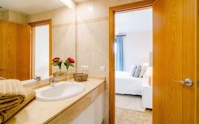 GH-Beautiful 2 bedroom apt small pool