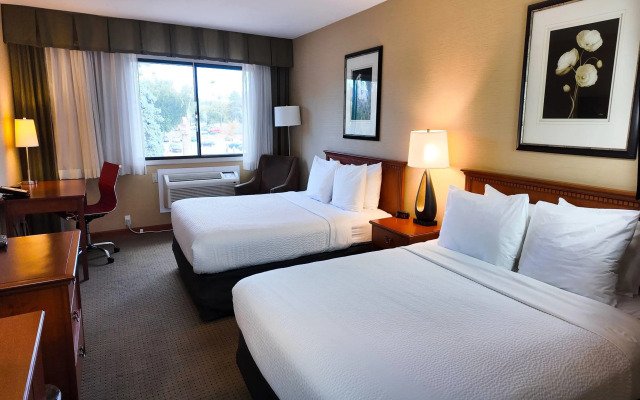 Ramada Hotel & Conference Center by Wyndham Kelowna