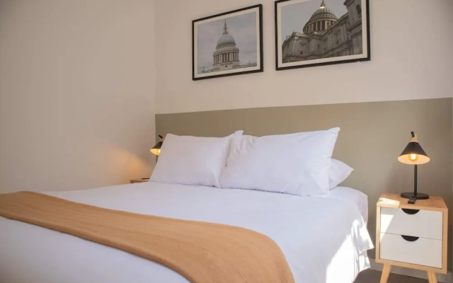 w Impressive 1BR w Terrace in Miraflores