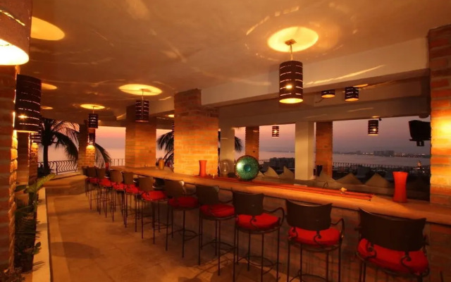 Villa Las Palmeras Gay Hotel