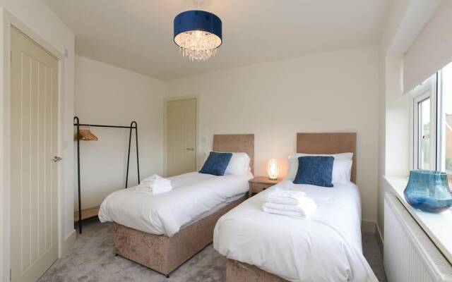 Wollaton House - Fabulous 5 bed house Nottingham