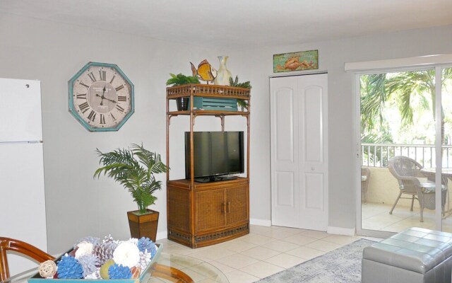 Idyllic Inland Condo With Pool and Beach Access