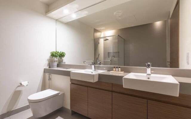 Luxury Apartment, Stroll Away From City Walk!