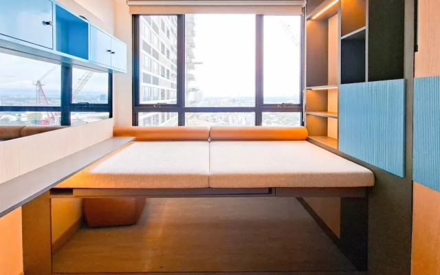 Good And Comfy Studio At Collins Boulevard Apartment