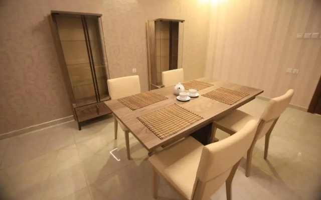 Four Seasons Suites