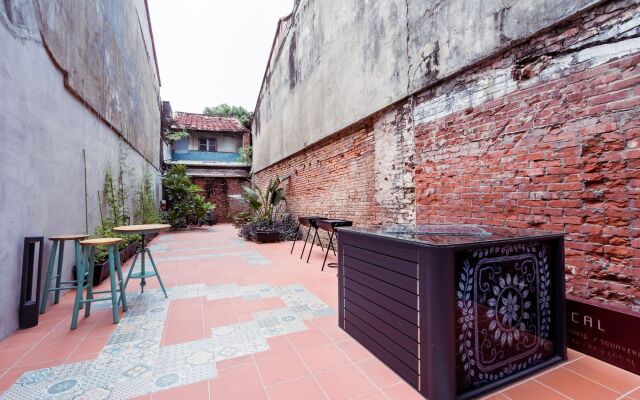 Local Backpacker Hostel