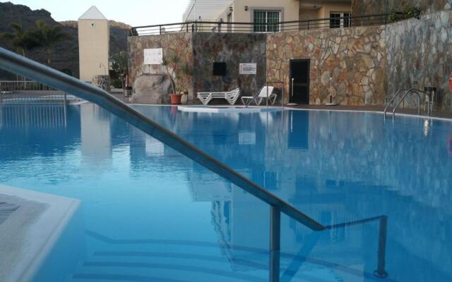 Modern Family Home Above Swimming Pool