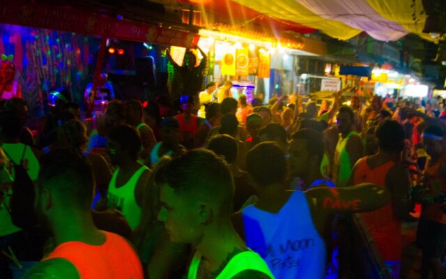 Dancing Elephant N 1 Party Hostel