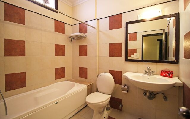 OYO Townhouse 017 HUDA City Center