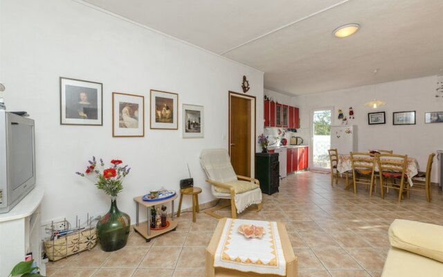 Apartments Mladenka