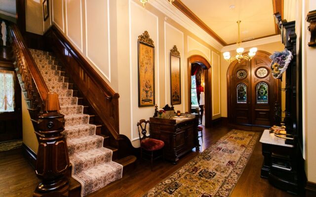 Silas W Robbins House Bed & Breakfast