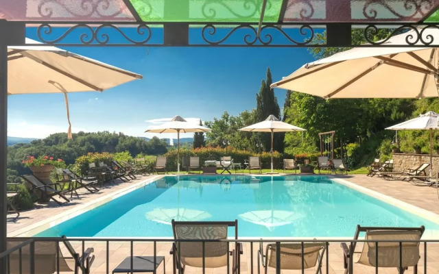 Attractive Apartment in Typical Tuscan Style