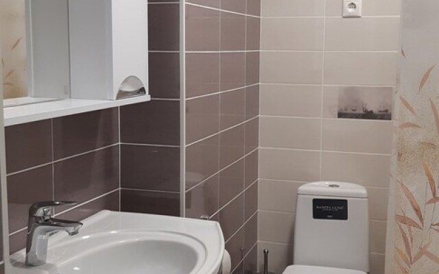 Nizhneimeretinskya apt 25