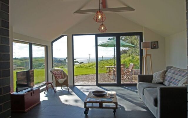 Holiday Home Cae Cwpwl