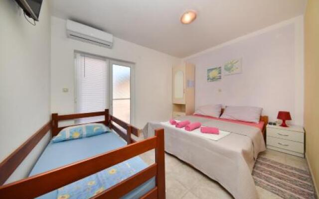 Apartments Zrakic