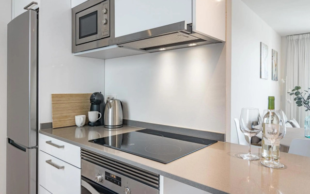 JG- Top modern apartment in Nueva Andalucia