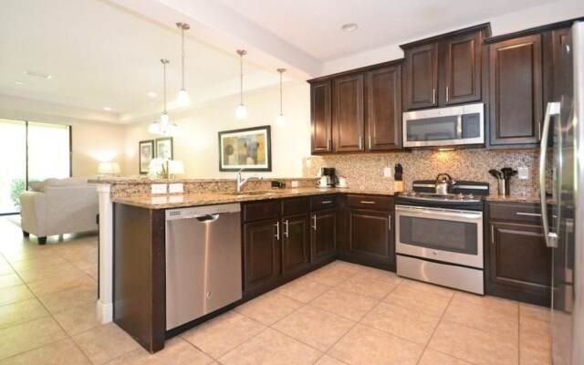 Tropical Fountains 3 Bedroom Condo by RedAwning