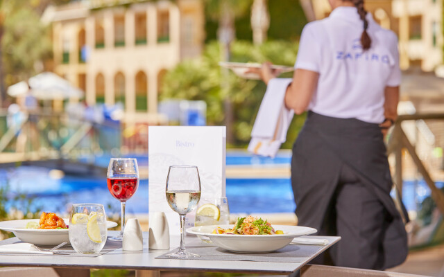Zafiro Cala Mesquida Hotel
