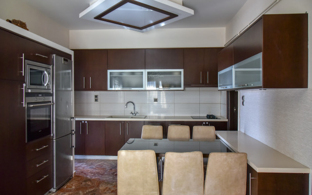 Iraklis Studios & Apartments