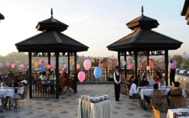 Royal Reward Resort