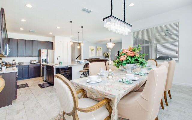 3910 Oakville Avenue