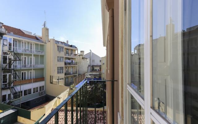 Charming Avenida by Homing