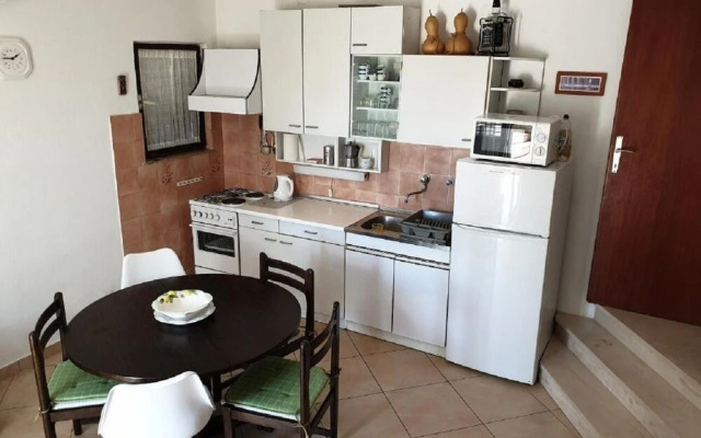 Nina - Free Private Parking - A3