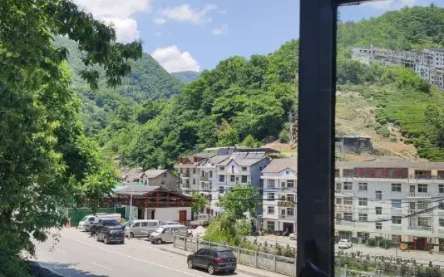 Shennongjia Warm Inn