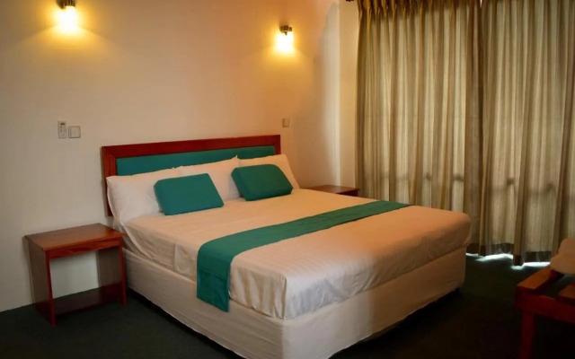 West Inn Colombo