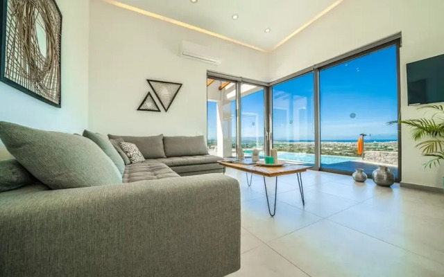 Villa Con Vista- Heated Pool 4 bdr Sleeps 8