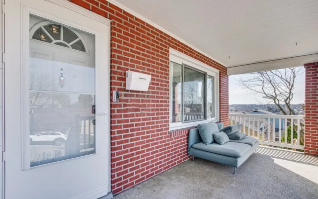 Pet-friendly Pittsburgh Home: 3 Mi to Downtown!