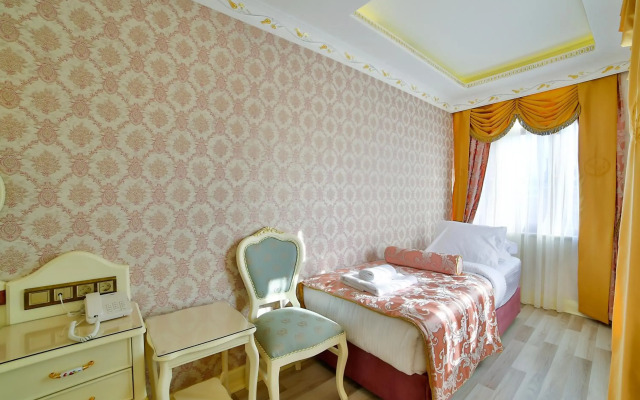 Nayla Palace Hotel
