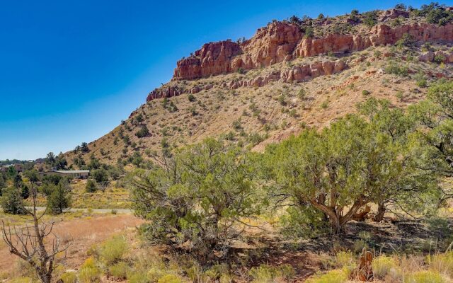 Kanab Studio Escape: Stargaze, Hike, Relax!