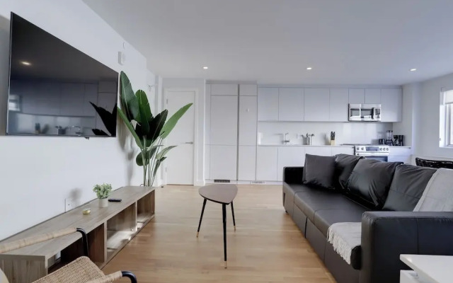 Modern Apartment Near D.C. Landmarks