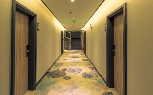 Lingyun Five Seasons Hotel