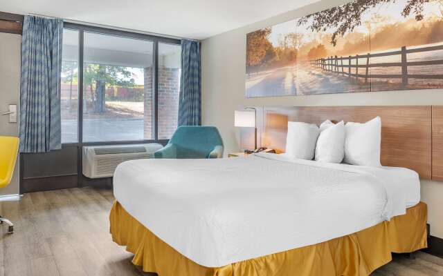 Days Inn & Suites by Wyndham Rocky Mount Golden East