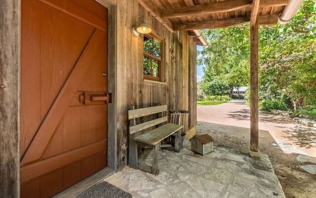 Ada's Whole House 3 Bedroom Apts by RedAwning