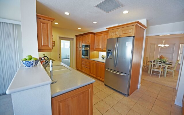 Ocean Sunrise Apartment 5