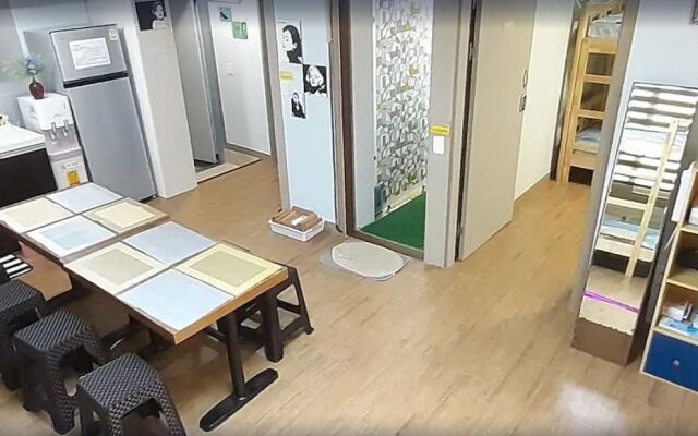 Work Life Balance Guesthouse Busan Station - Hostel