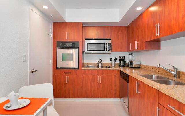 Hallandale 11D