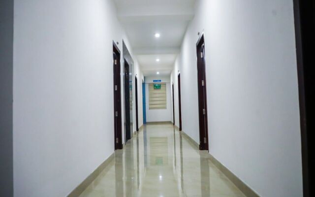 Oyo 27757 Mayflower Residency
