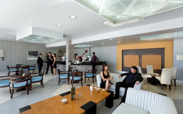 Apartamentos Gema Aguamarina Golf