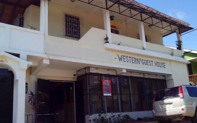 Don Santiago Guesthouse Downtown